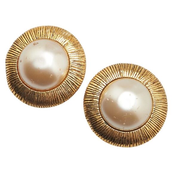 Chanel Round Earrings - Picture 1 of 5